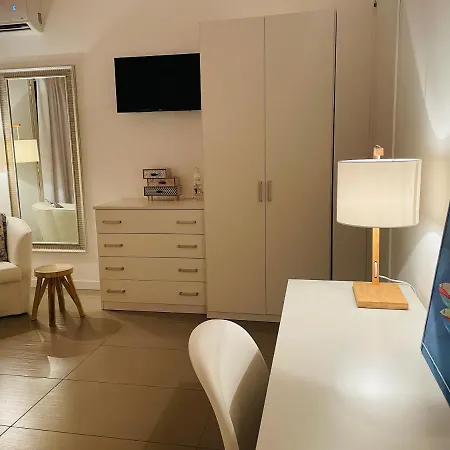 Fiorentino דירה *